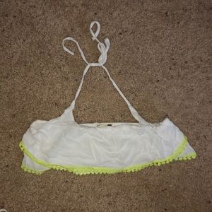Bandeau with straps